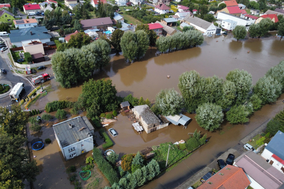 Burze I Ulewy W Ca Ym Kraju Stra Po Arna Interweniowa A Ponad Razy