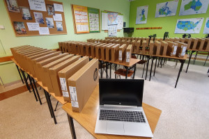 Będą kolejne laptopy dla uczniów. Ale najpierw reforma oświaty