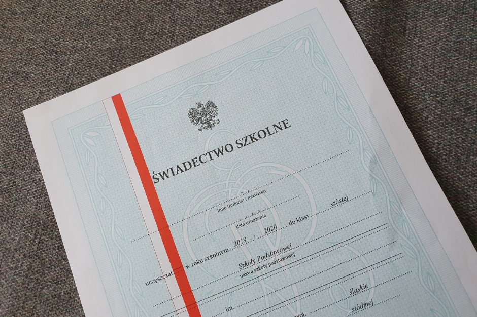 Jaką Trzeba Mieć średnią Aby Dostać świadectwo Z Czerwonym Paskiem