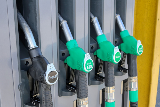 Wakacyjne akcje promocyjne powinny przyczynić się do stabilizacji cen paliw (fot. pixabay)