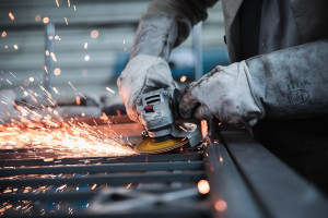 Firma Moris zatrudni kilkadziesiąt osób w zakładzie produkcji stali - zdjęcie poglądowe (Fot. pixabay.com/jannonivergall)