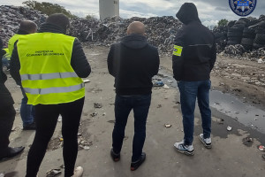 Dwaj zatrzymani w sprawie nielegalnego wysypiska śmieci (fot. opolska.policja.gov.pl)