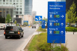 ZDM ogłosił przetarg na blisko 40 tablic miejskiego systemu dla 18 parkingów (fot. zdm.waw.pl)