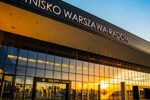Od uruchomienia rok temu lotnisko w Radomiu odprawiło 130 tys. pasażerów (fot. lotniskowarszawa-radom.pl)