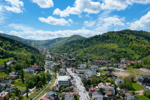 W Szczyrku ma powstać kolej gondolowa za 65 mln euro (fot. Shutterstock/Chawranphoto)