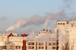 Ogólnie jakość powietrza w Polsce się poprawia. Wciąż mamy problem z benzo(a)pirenem (fot. Pixabay)