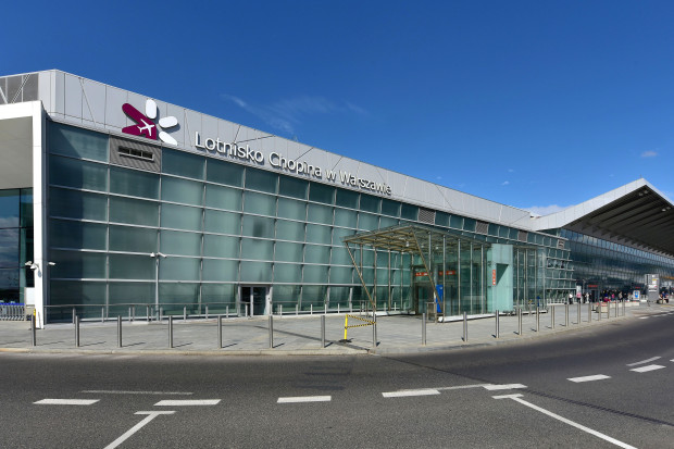 W czasie prac nad rozbudową Okęcia nie zostanie obniżona przepustowości lotniska (fot. wikipedia.org/Adrian Grycuk/CC BY-SA 3.0)