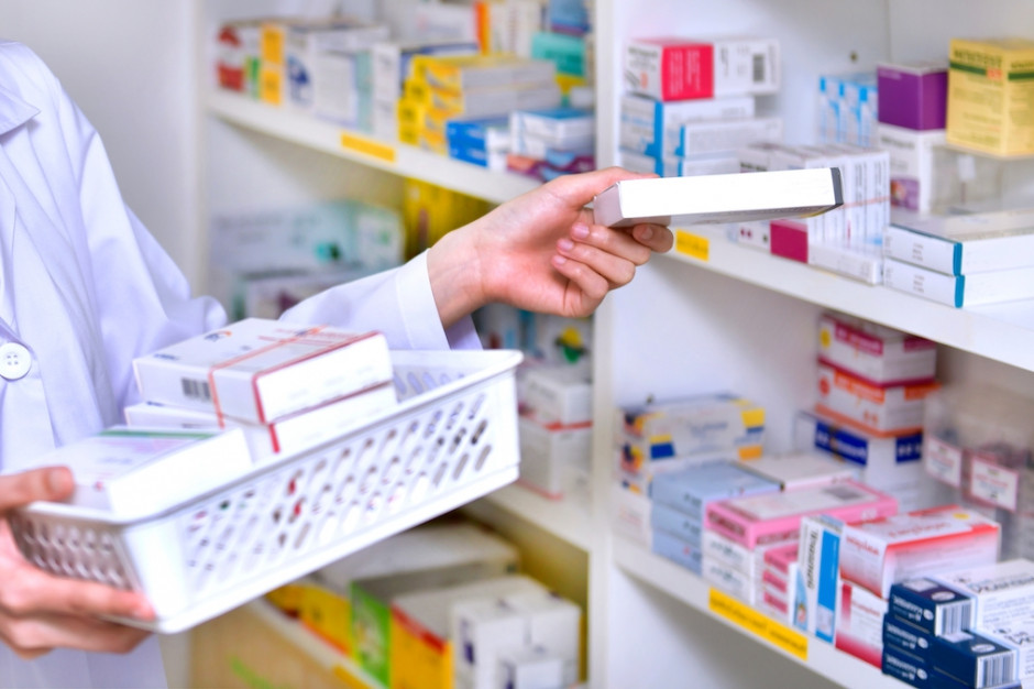 NFZ nie będzie karał farmaceutów odmawiających wydania tabletki "dzień po" osobie niepełnoletniej (fot. Shutterstock/I Viewfinder)