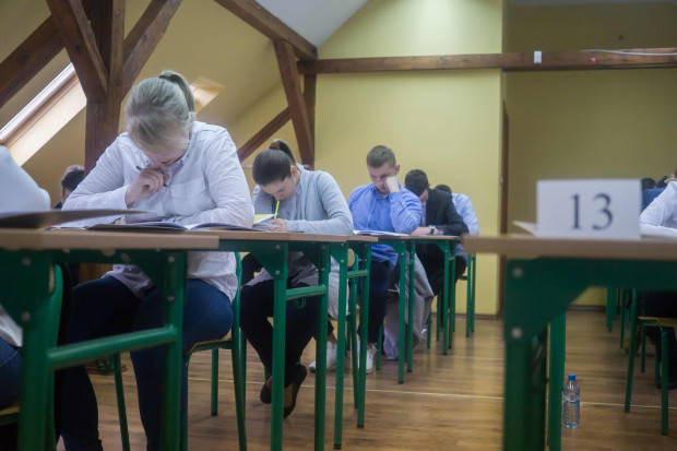 Matury z języka ukraińskiego odbyły się w 4 liceach w Polsce (fot. shutterstock/Magdalena Galkiewicz)