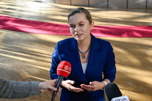 Ministerstwo Edukacji Narodowej planuje rozszerzenie świadczenia kompensacyjnego (fot. PAP/Wiktor Dąbkowski)