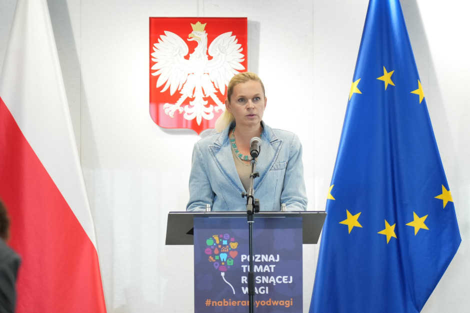 2723,40 zł dodatku dla wszystkich nauczycieli. Rekordowa wypłata lada dzień