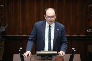 Responsabile del progetto è Sebastian Gajewski, viceministro della Famiglia, del Lavoro e delle Politiche Sociali.